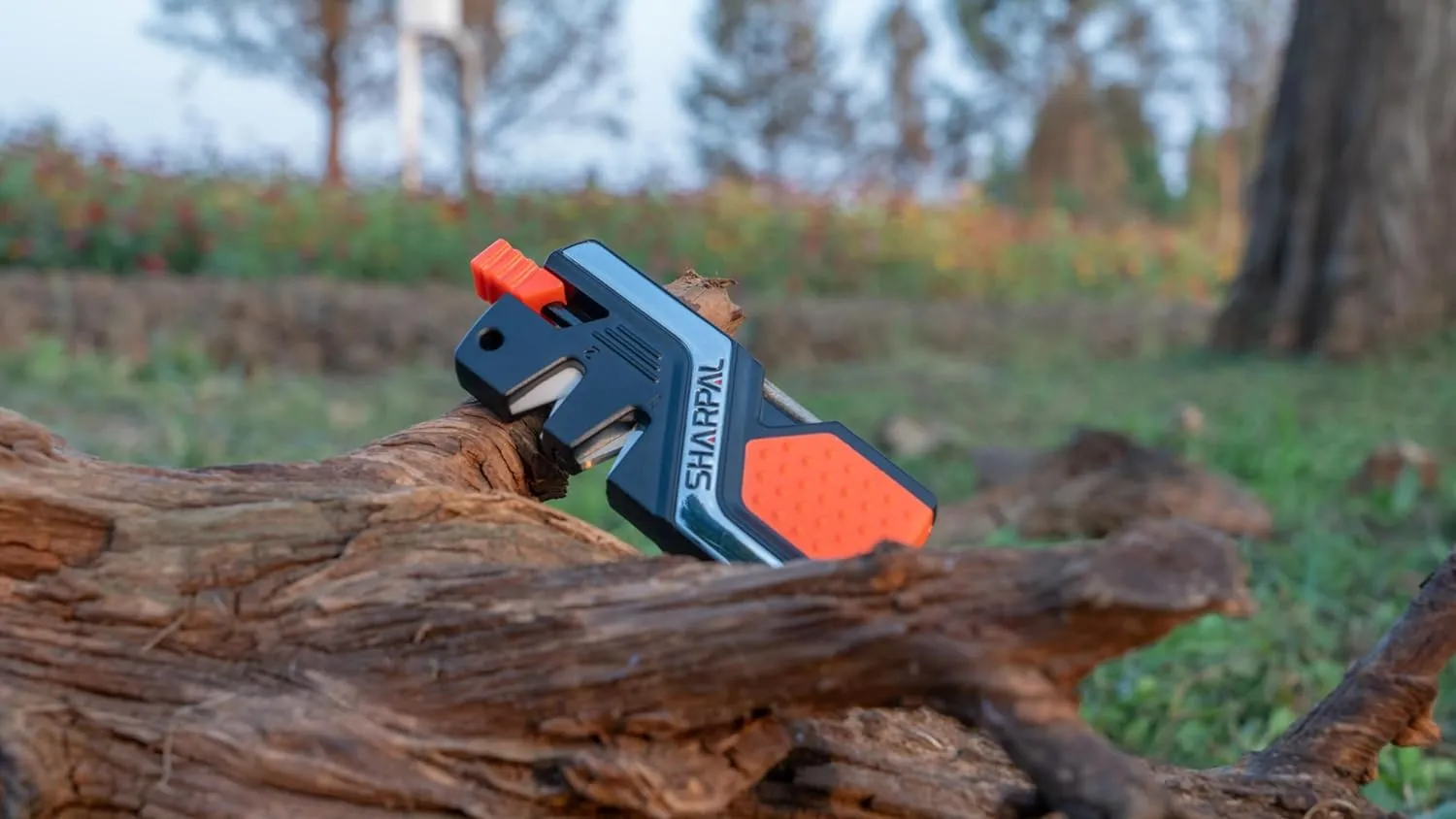 Outil de survie 6 en 1 avec allume-feu Affteur pour couteaux de poche Tige dafftage diamante Aiguise et Polit tous les couteaux d'extrieur et cuisine Sifflet inclus | Fitnessterapy