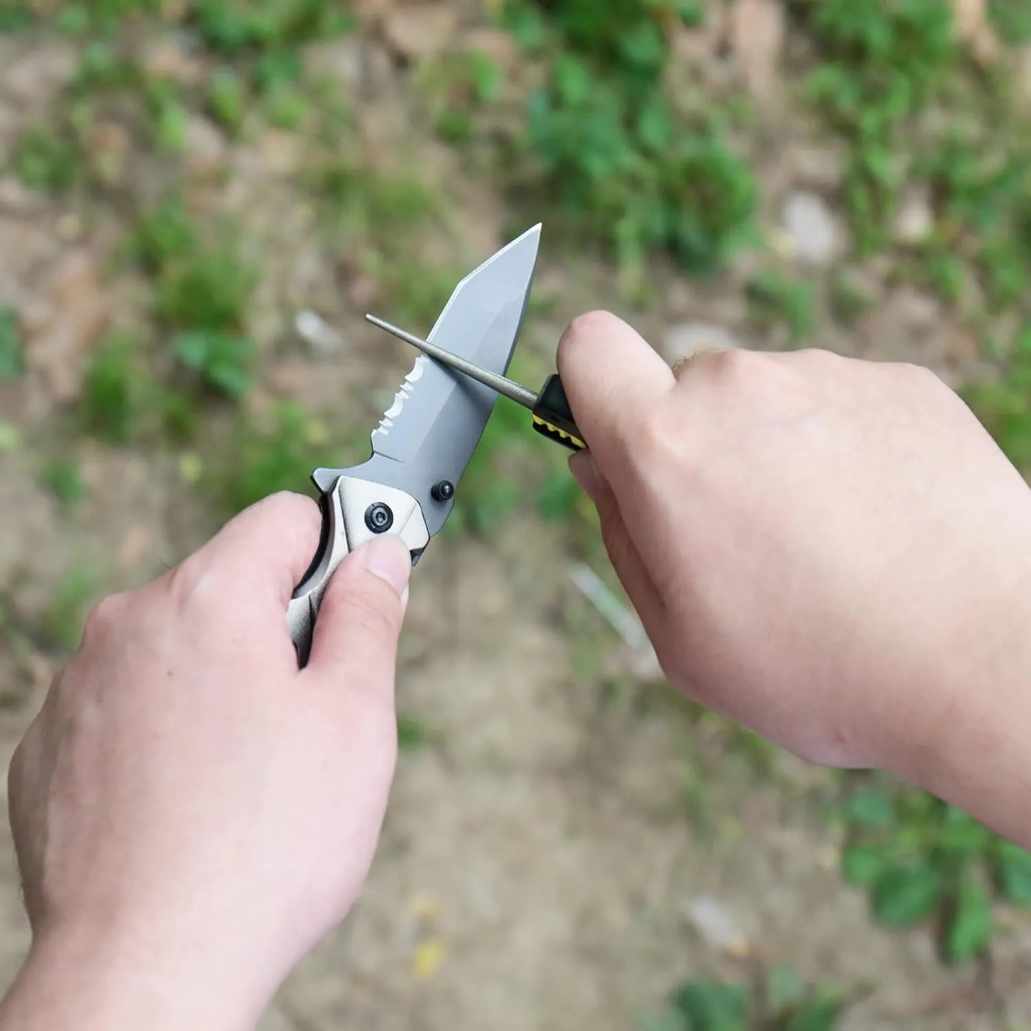Outil de survie 6 en 1 avec allume-feu Affteur pour couteaux de poche Tige dafftage diamante Aiguise et Polit tous les couteaux d'extrieur et cuisine Sifflet inclus | Fitnessterapy