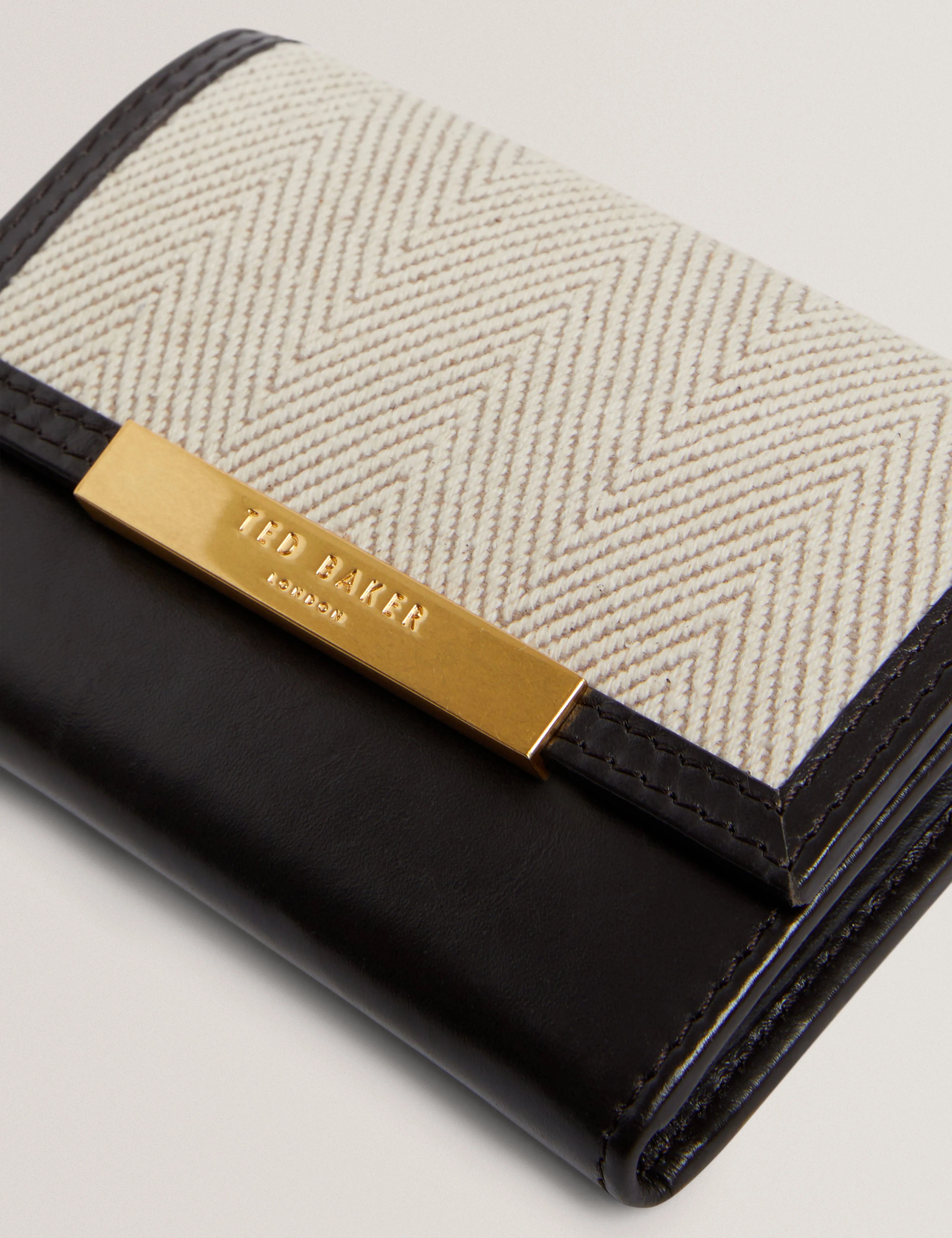 Tashi Herringbone Canvas Small Bag Brn-Choc